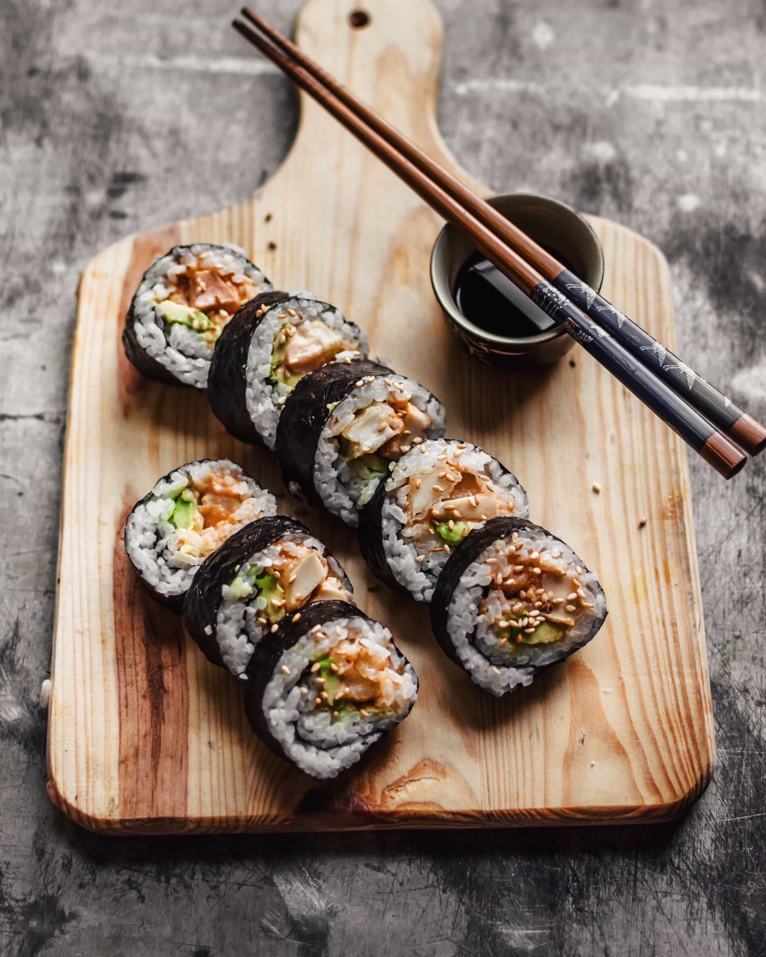 Vegan Tempura Sushi Roll With Spicy Mayo 0543