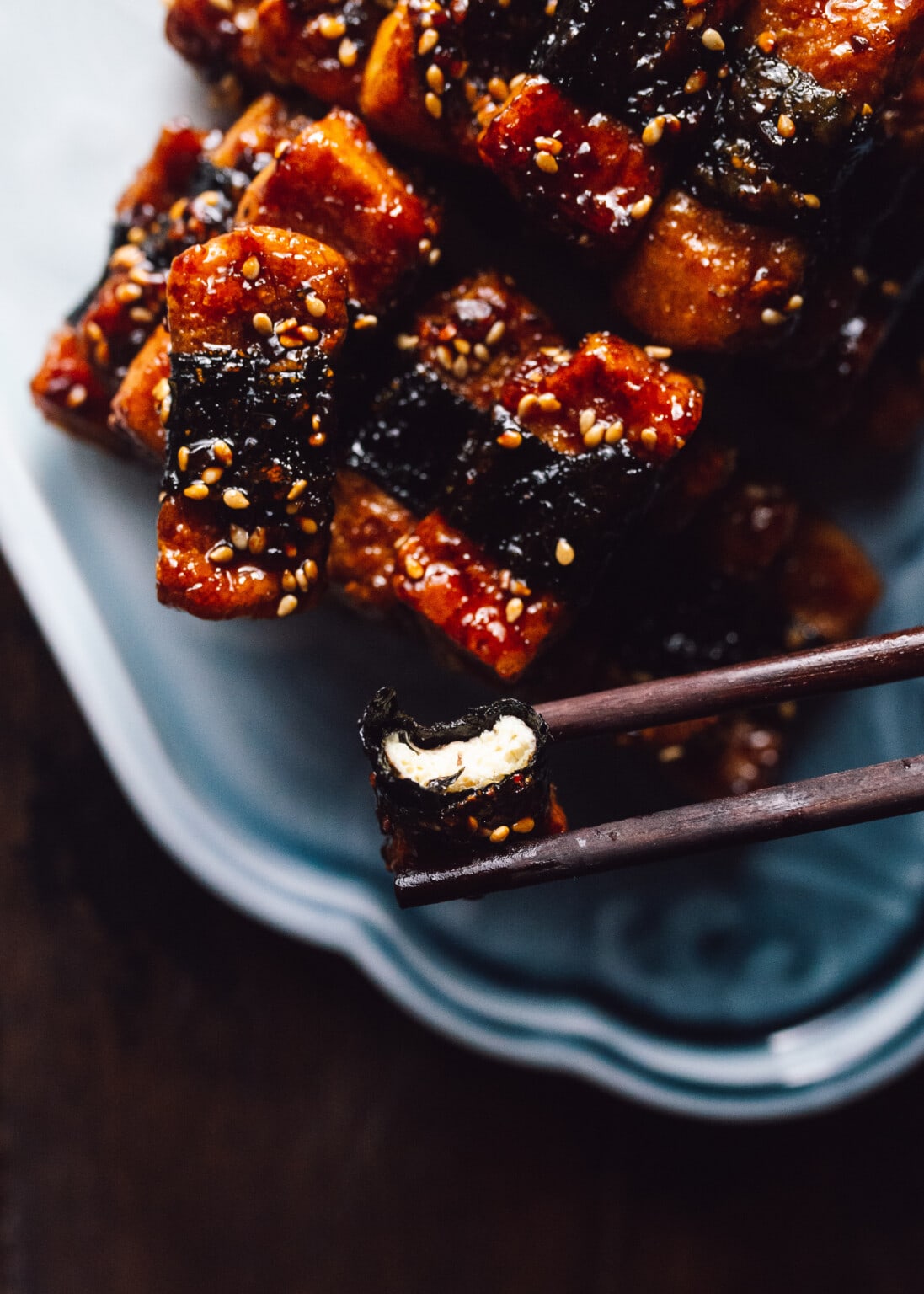 Crispy nori-wrapped tofu with teriyaki glaze 照烧海苔豆腐