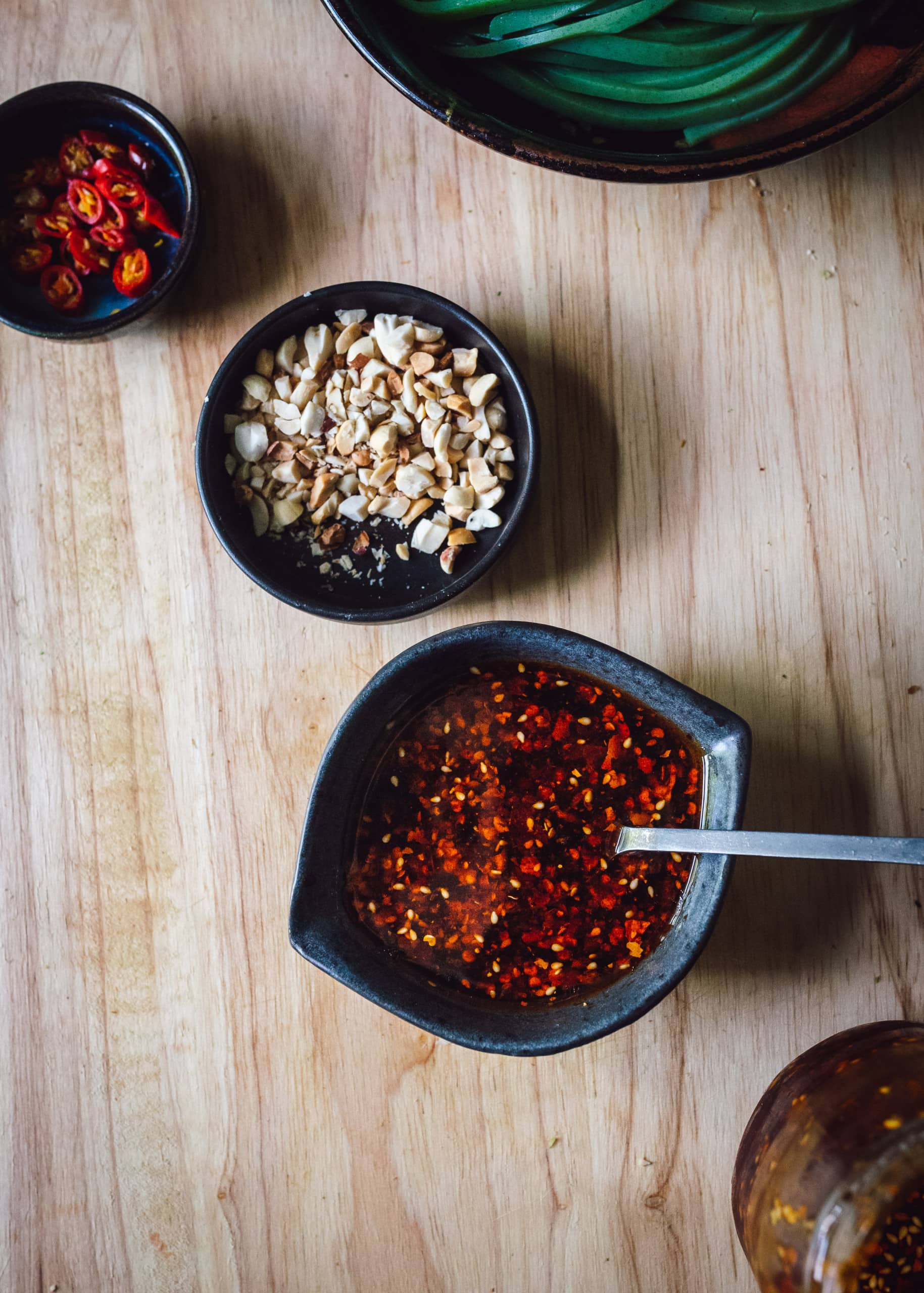 Sichuan jelly noodles (liang fen) with chili oil sauce 绿豆凉粉
