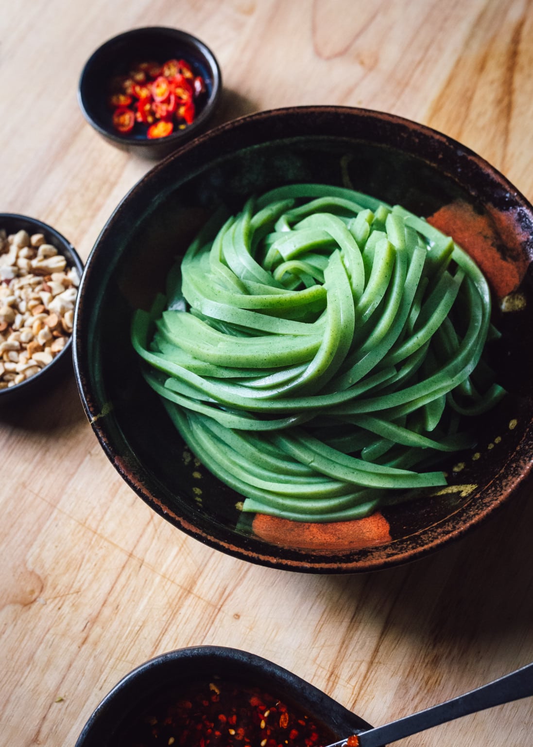 Sichuan jelly noodles (liang fen) with chili oil sauce 绿豆凉粉